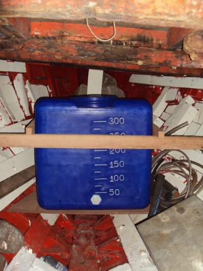 temporary water tank.jpg