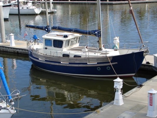 Round stern Sailboat Old Squaw.jpg