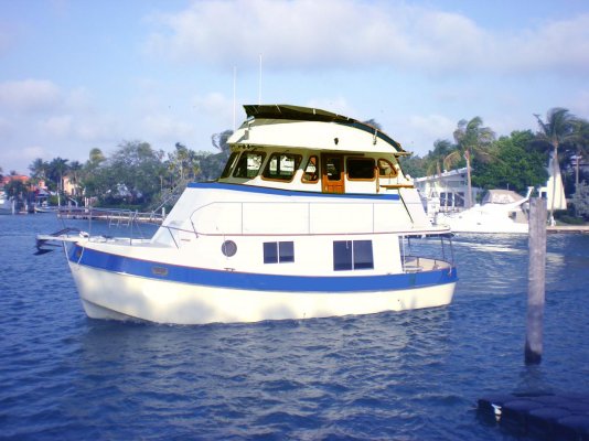 49 Defeaver cabin on a manatee hull.jpg