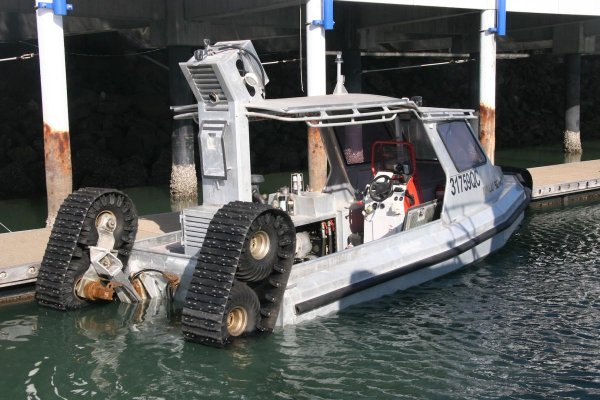 Pilot tender 1 sml.jpg