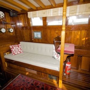 lounge / pilot berth (behind inside helm)