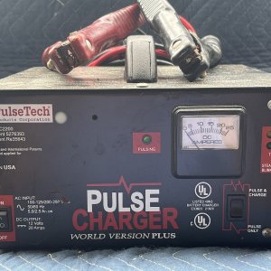 Pulse Tech World Version PLUS Battery CHARGER & Conditioner 12-24 V