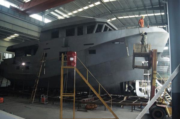 Bering 77   under construction (2)