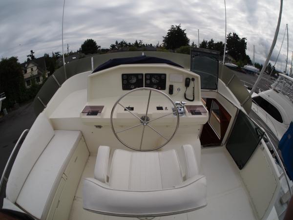 Eagle 53 flybridge