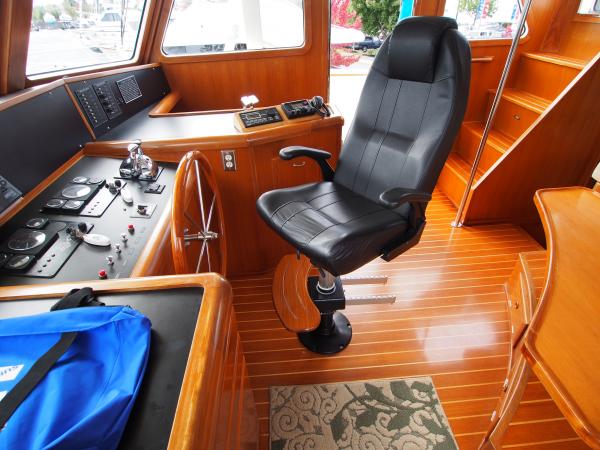 Eagle 53 pilothouse