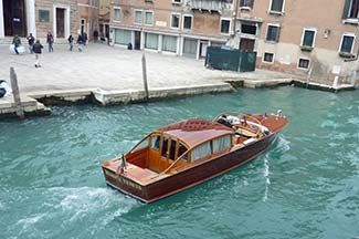 f37ca3b1f46a47c26890d2f02bd118a1--about-water-wood-boats.jpg