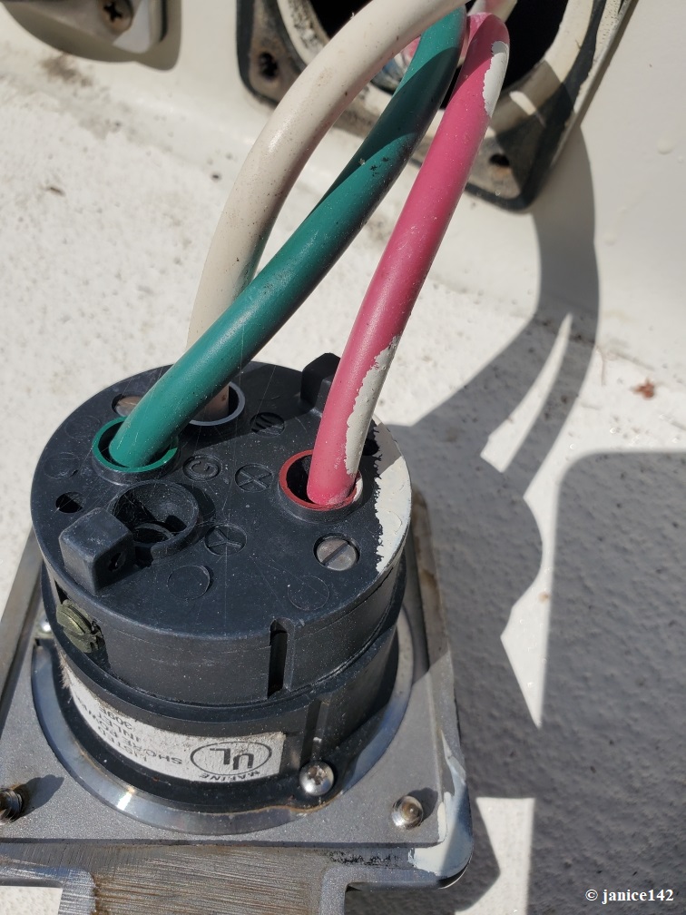 Starboard50A-125-250V-3Wires.jpg